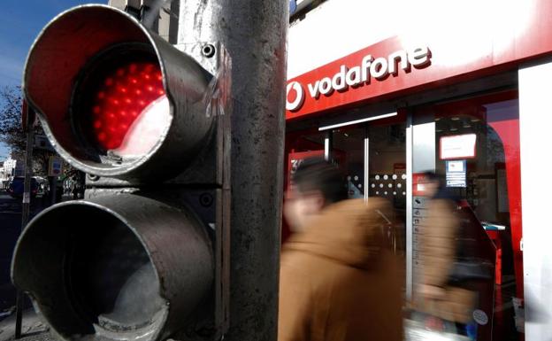 Vodafone devuelve 180 euros que había cobrado a un muerto