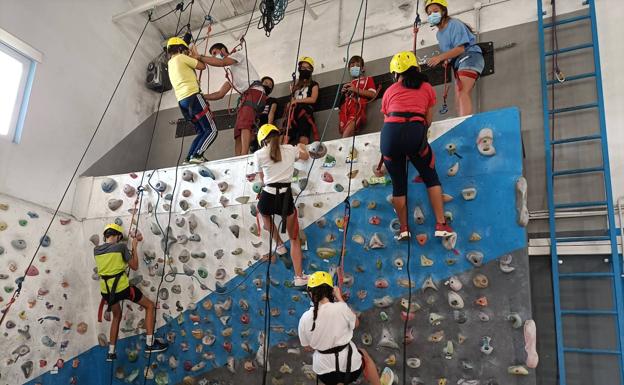 El Ayuntamiento de Carbajosa retoma el programa de ocio nocturno para los jóvenes