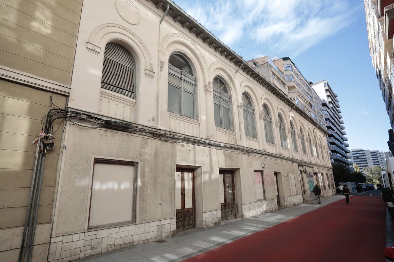 Así se encuentran los camerinos y los pasillos del Teatro Lope de Vega de Valladolid