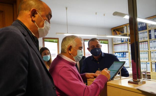 La Diputación facilitará tablets a los ayuntamientos para conectar a todas las instituciones