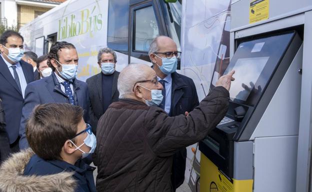 130 pueblos dispondrán de cajero automático gracias a los 'bibliocajeros' de la Diputación