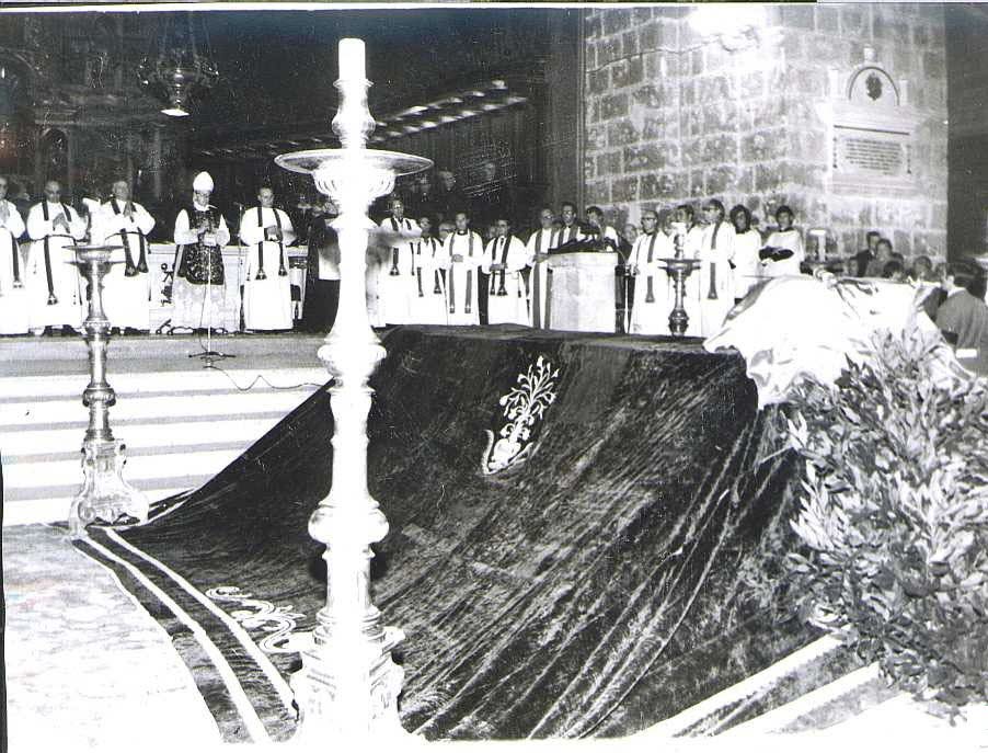 Último adiós a Franco en la Catedral