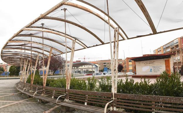 El Ayuntamiento renovará la plaza de la Solidaridad, pendiente desde 2012