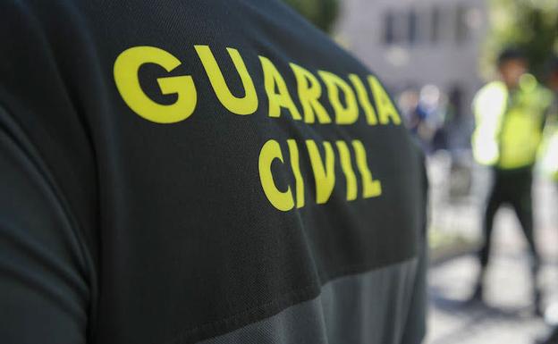 Dos guardias civiles fuera de servicio detienen a un menor que robó un bolso en Benavente
