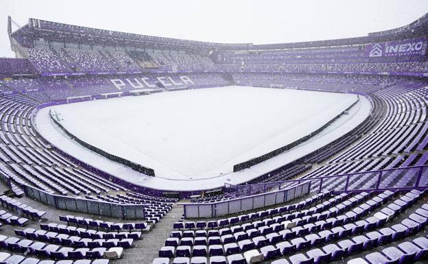 La nieve traslada el entrenamiento del Real Valladolid del campo al polideportivo