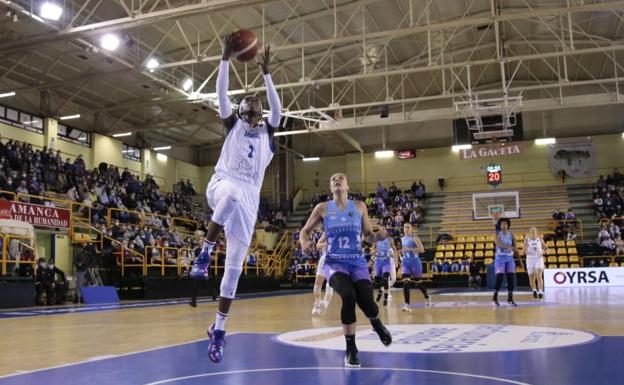 El CB Avenida aplasta al colista y se va posicionando para los play-off de la Euroliga (96-54)