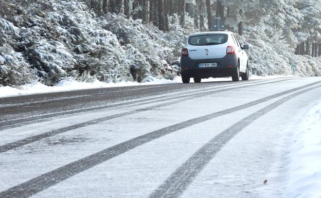 La red viaria de Ávila sigue siendo la más afectada por la nieve