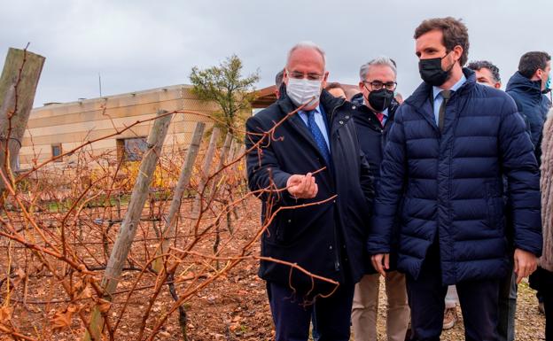 Casado niega evitar la foto con Ayuso pero no coincidirán en la protesta policial