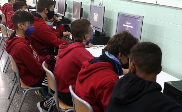 La conexión ultrarrápida se extenderá a 1.227 aulas segovianas durante los próximos cuatro años