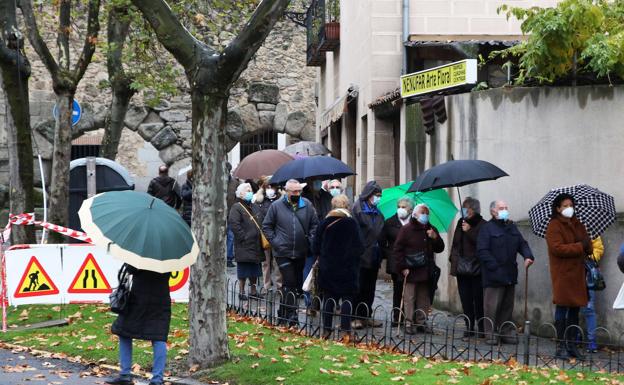 La sexta ola reactiva la vacunación, que aumenta el 8% desde primeros de septiembre