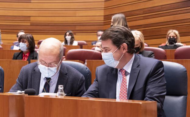 Tudanca ataca a Mañueco con la corrupción y el popular replica que «responde ante los ciudadanos»