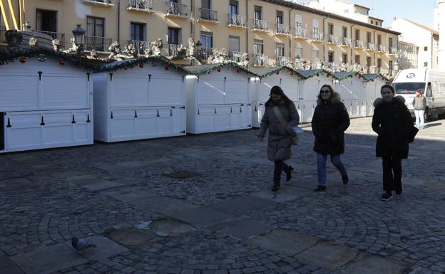 Una carpa para talleres infantiles complementará el mercado navideño de la Plaza Mayor de Palencia