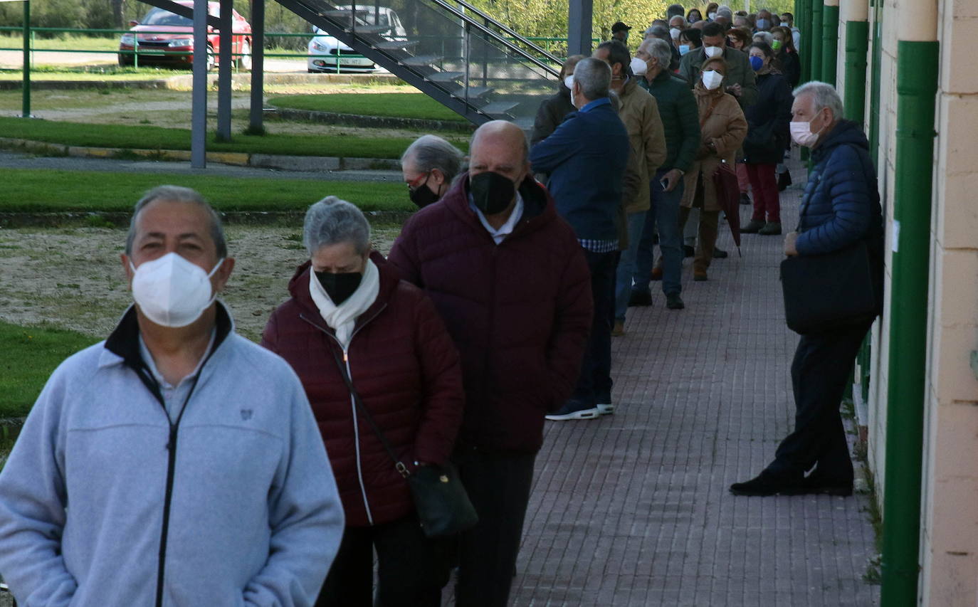 La Gerencia de Asistencia Sanitaria establece franjas horarias para la vacunación en el Pedro Delgado