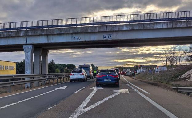 Un segundo accidente con seis implicados vuelve a causar retenciones en la A-62