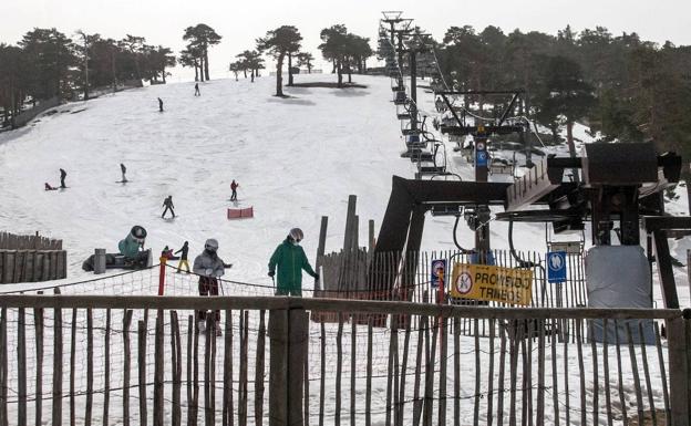 La estación de esquí de Navacerrada descarta abrir el fin de semana por el temporal de viento