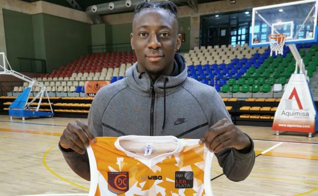 El alero Tobi Ewuosho refuerza al Aquimisa Carbajosa Empresarial