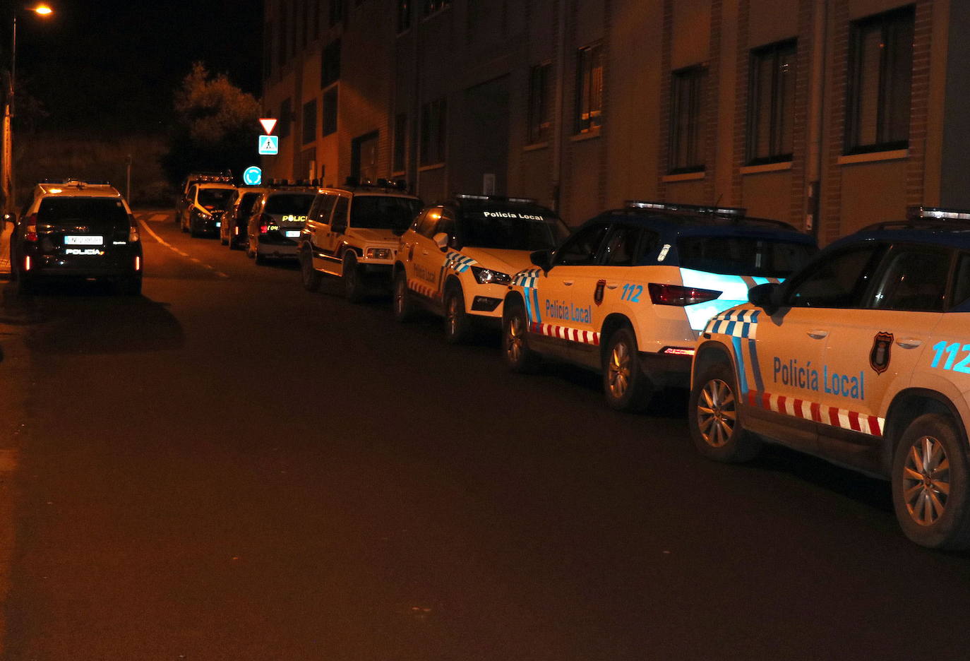 Detenido por chocar con dos vehículos aparcados en San Lorenzo y dar positivo en la prueba de alcoholemia