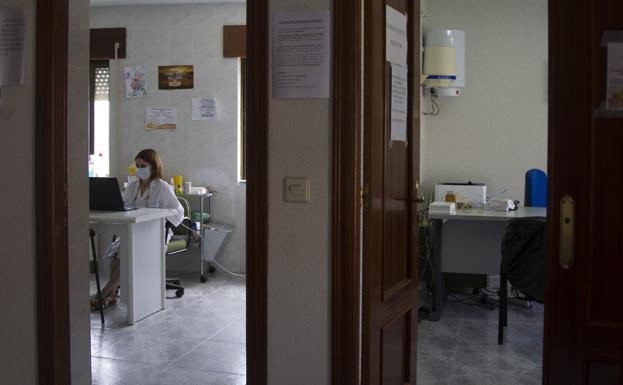 La dispersión y la edad encarecen en 475 millones la atención sanitaria en Castilla y León