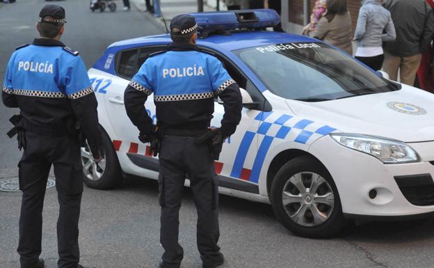 La Policía Local de Medina detiene a un individuo que se coló en una vivienda por una ventana