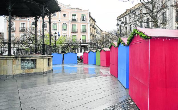 La apertura del mercadillo inaugura este viernes una programación de Navidad «supeditada» a la pandemia