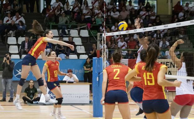 Segovia acoge un encuentro de voleibol a beneficio de La Palma