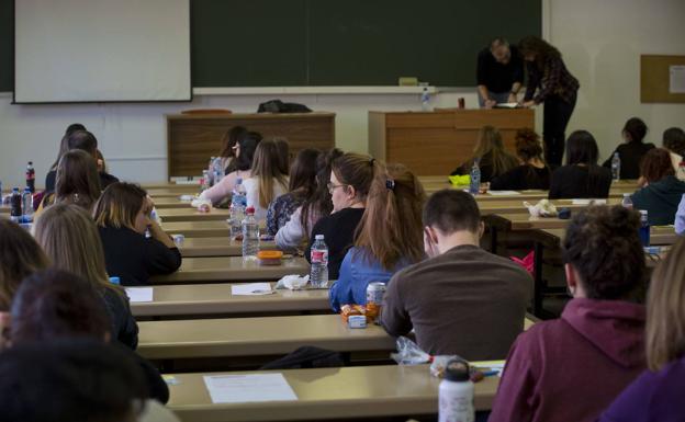 Educación otorga 220 ayudas a universitarios para acreditar sus conocimientos en un segundo idioma