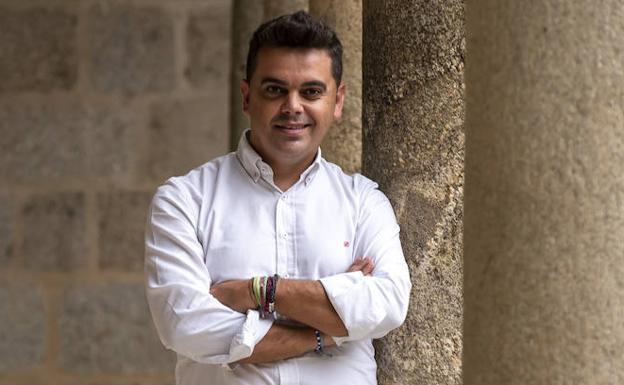 Alma Carraovejas presenta su Fundación Cultura Líquida con una editorial para libros de referencia