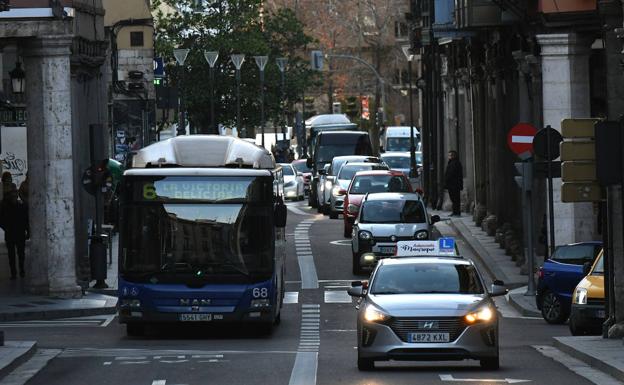 Quince cámaras en el centro de Valladolid multarán a los coches contaminantes desde verano de 2023