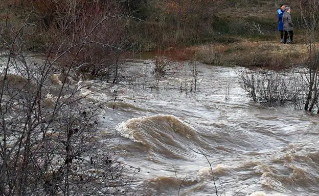 La CHD alerta del riesgo por el incremento de caudales en el río Bernesga en Villamanín