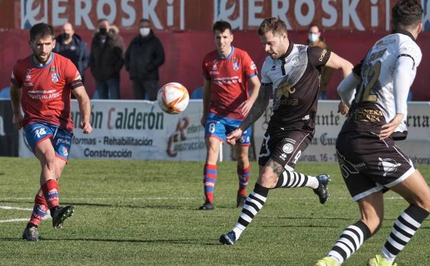 Salinas: «Le he dicho a Carlos de la Nava que la mitad del gol es suyo»