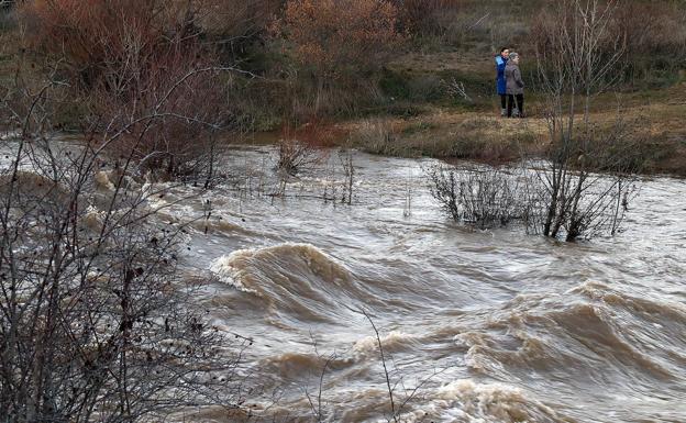 El Bernesga supera el nivel de alarma en la provincia de León