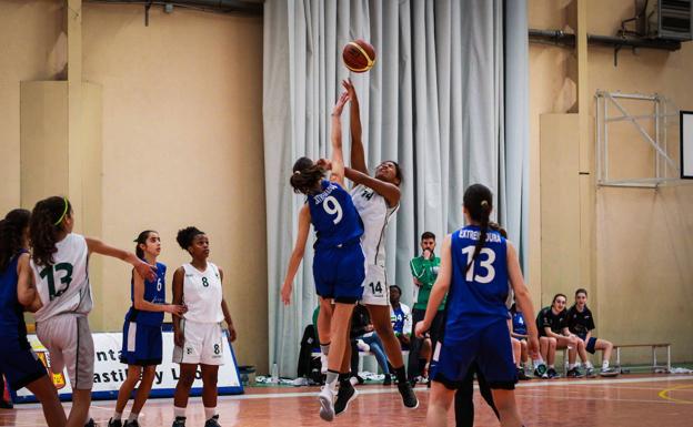 Cita navideña con el baloncesto femenino en Pedrajas y Olmedo