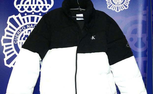 Policía Nacional de Salamanca detiene a un joven por sustraer una cazadora mediante amenazas e intimidación