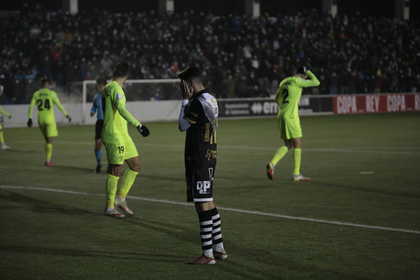 Un cruel final con gol en propia puerta apea de la Copa a un gran Unionistas ante el Elche de Primera (0-1)