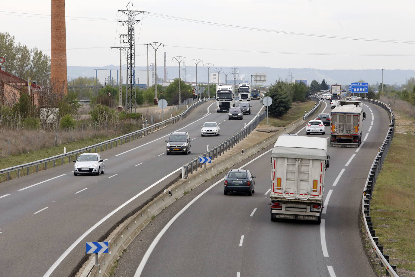 Condena de 41.317 euros por los daños en la carga de paneles para Renault de un camión accidentado en Dueñas