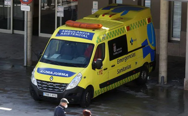 Ingresado en el Hospital de Segovia al caerse de un andamio de cuatro metros en Palazuelos de Eresma