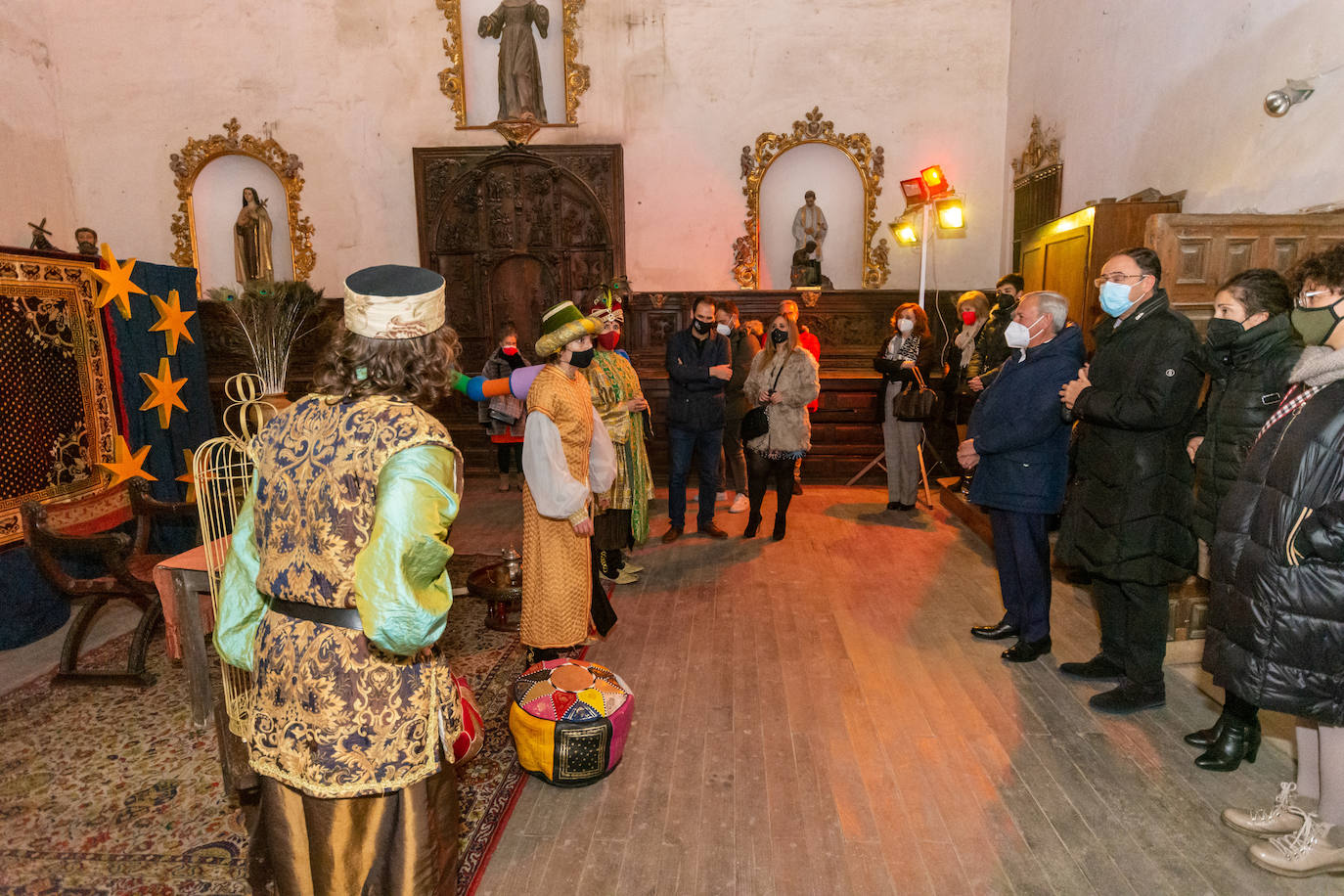 Los pajes anuncian la próxima llegada de los Reyes a Palencia
