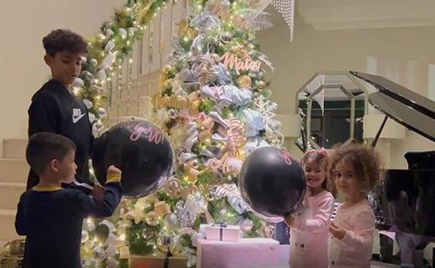 Cristiano Ronaldo y Georgina Rodríguez desvelan el sexo de sus mellizos