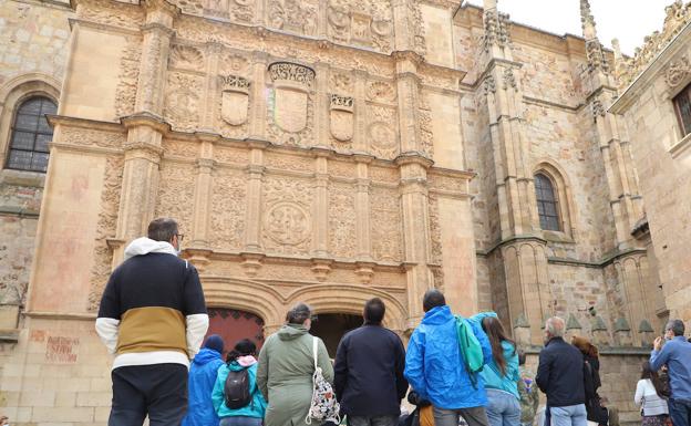 Los Expertos de la Cátedra Extraordinaria del Dolor abogan por mejorar la medición de gastos y reforzar la humanización de la asistencia sanitaria