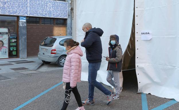 Más de 4.200 niños de Palencia han recibido la primera dosis de la vacuna contra la covid