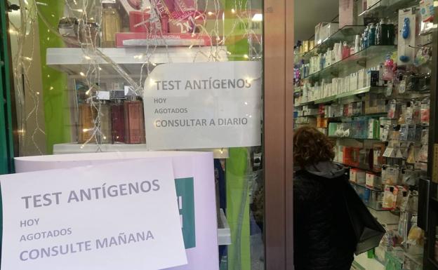 Las farmacias de Segovia acusan el «aumento drástico» de la demanda de test de antígenos