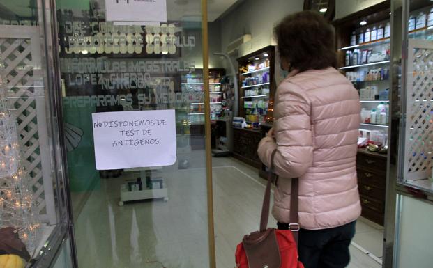 Mil casos en una semana y un fallecido en 24 horas, las cifras de la covid desbocada en Segovia