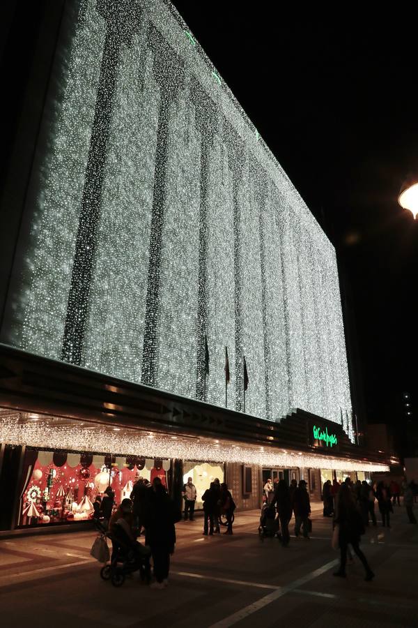Así ha cambiado la iluminación navideña de El Corte Inglés en los últimos años