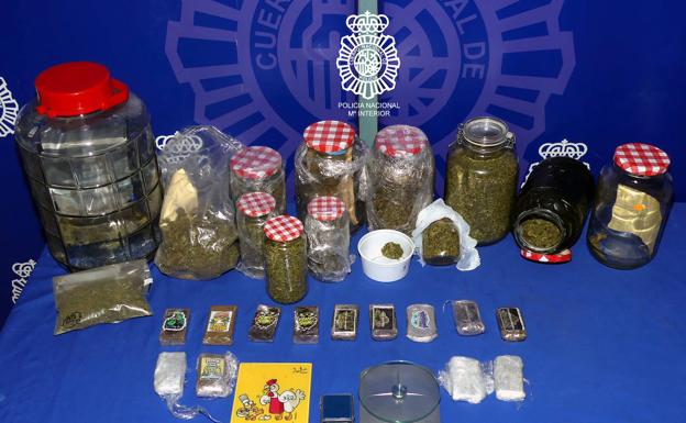 Localizado un garaje en el que se ocultaba marihuana y hachís preparados para la venta