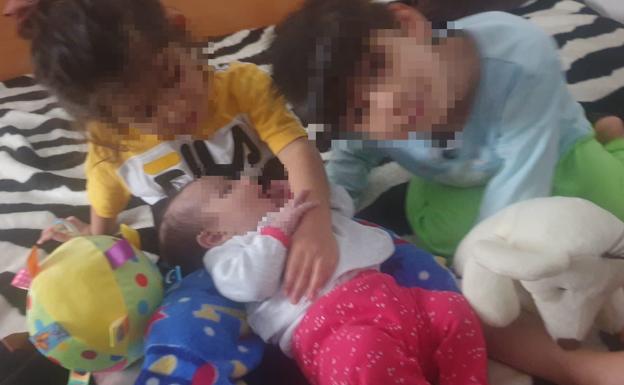 La joven pareja desahuciada 9 veces teme verse en la calle con sus tres hijos en Navidad