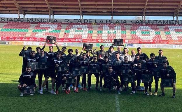 El Zamora CF reparte 80.000 euros entre aficionados y jugadores con la pedrea del 63.606