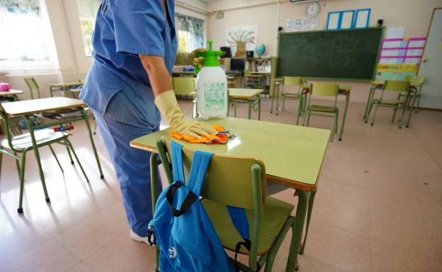 CSIF denuncia la precaria situación laboral y la discriminación de género de las trabajadoras de las contratas de limpieza.