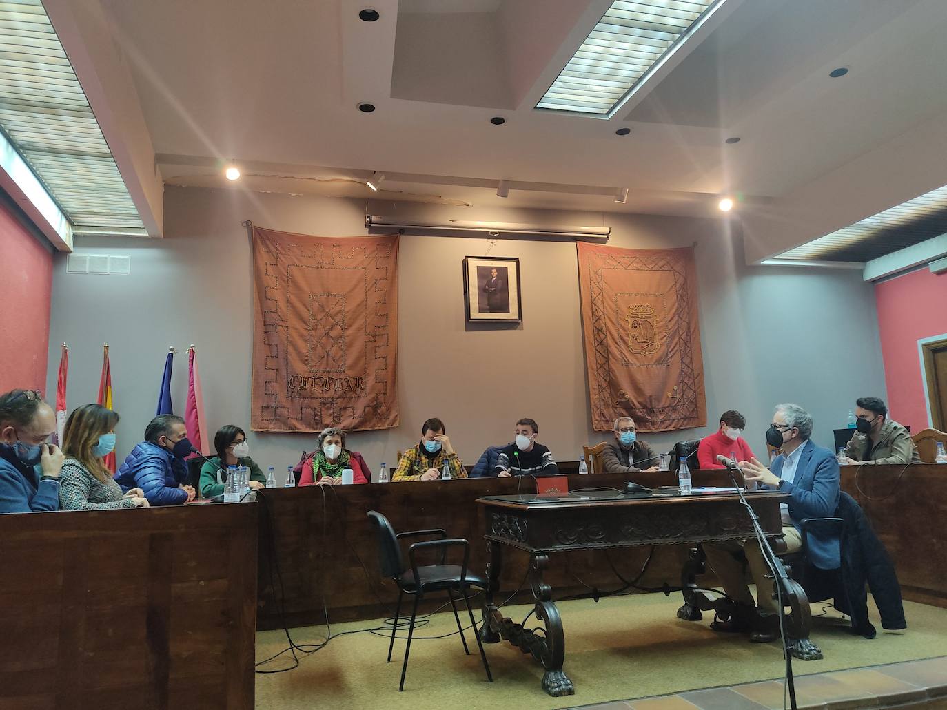 La oposición afea al equipo de gobierno municipal de Cuéllar la gestión de los plenos