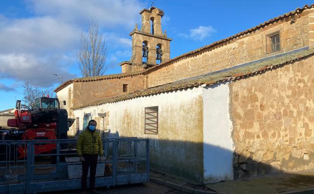 La parroquia municipal de Carrascal de Barregas vuelve a contar con una cubierta en perfectas condiciones