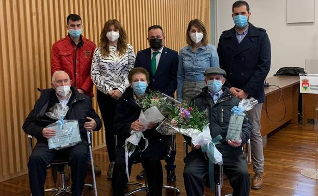 Pedrajas rinde homenaje a sus vecinos más longevos